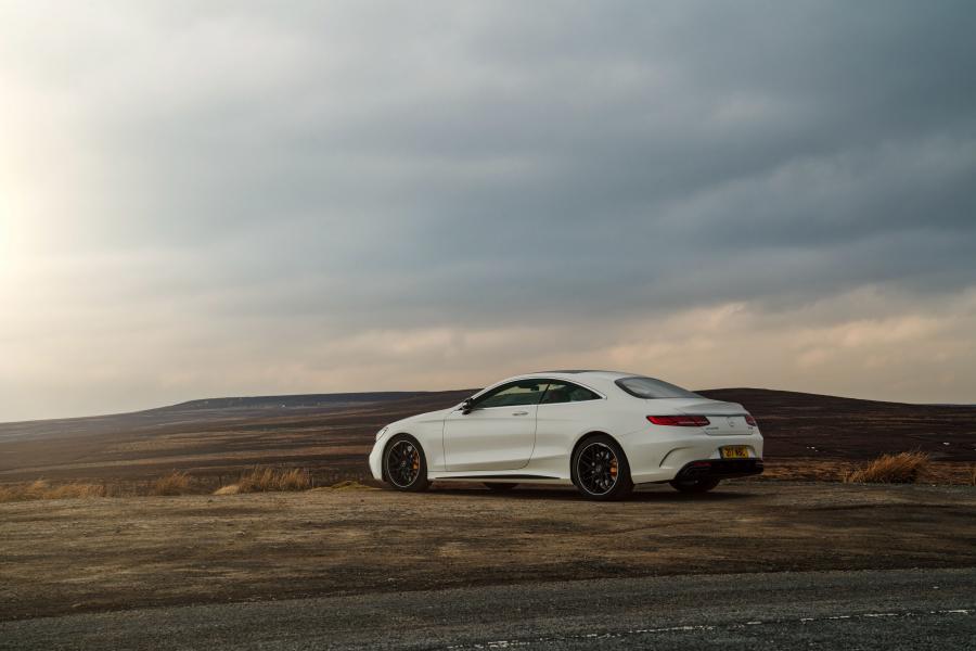  Mercedes-AMG S63 4Matic+ Coupe (C217) 2018 года  (UK) (фото 8 из 38)